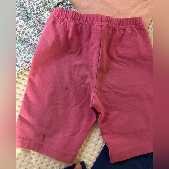 Hanna Andersson || 5T Girls Bundle Shorts, Shirts, Leggings & Shoes - Picture 9 of 13